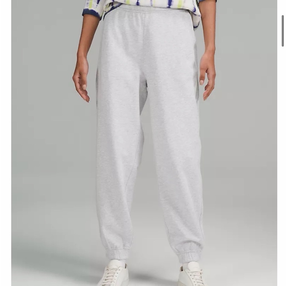 Lululemon Relaxed High-Rise Jogger